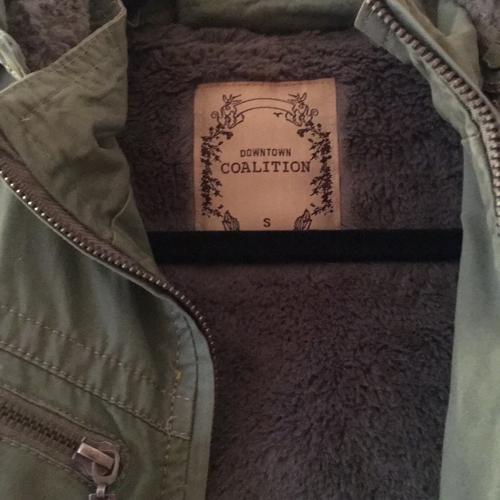 Cargo Vest - Picture 2 of 3